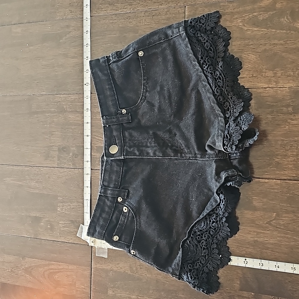 Adorable thick embroidered lace trim bla k denim shorts
